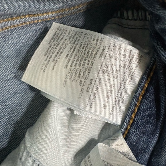 Levi's Blue Skinny Jeans with Distressed Details - Picture 3 of 5